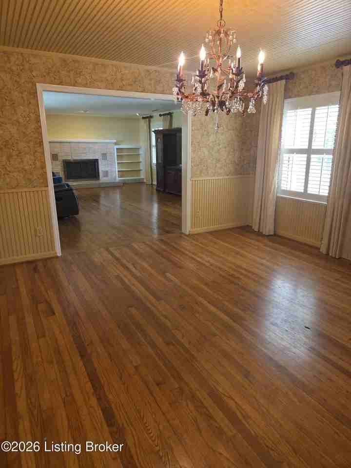 281 Meadowlark Ln - Photo 7 of 17