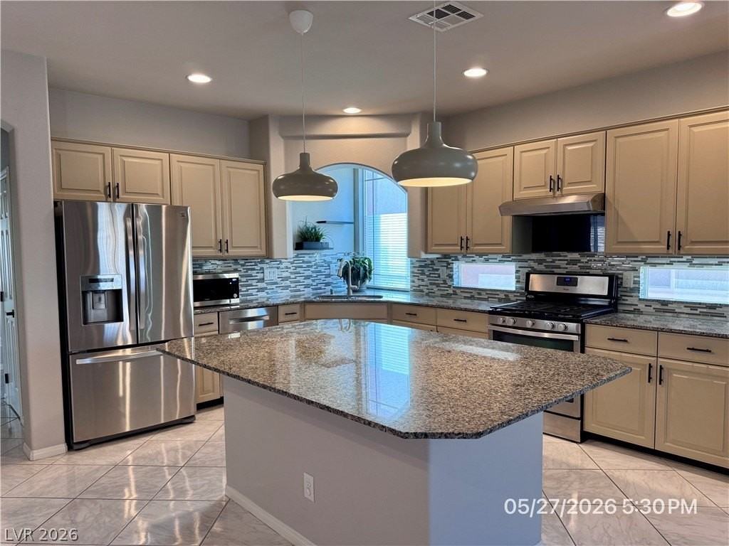 8115 Sorrel St - Photo 7 of 50