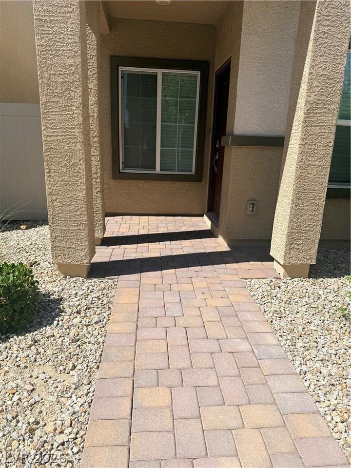 7331 Sunray Point St - Photo 4 of 32