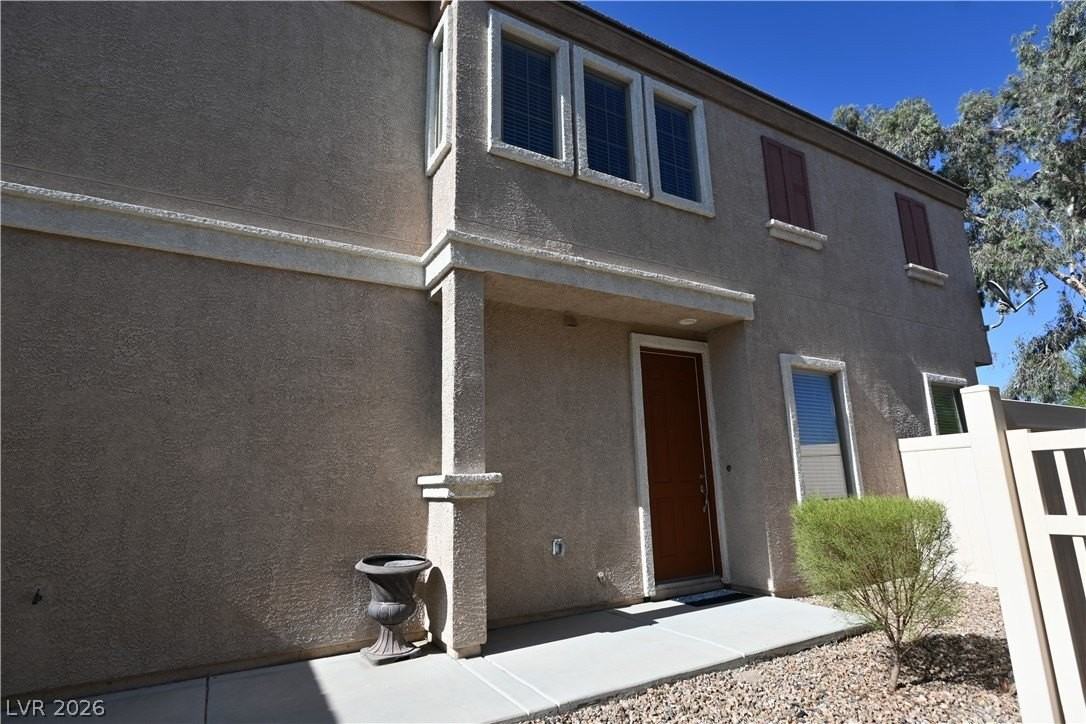 5472 Overlook Valley St - Photo 6 of 42