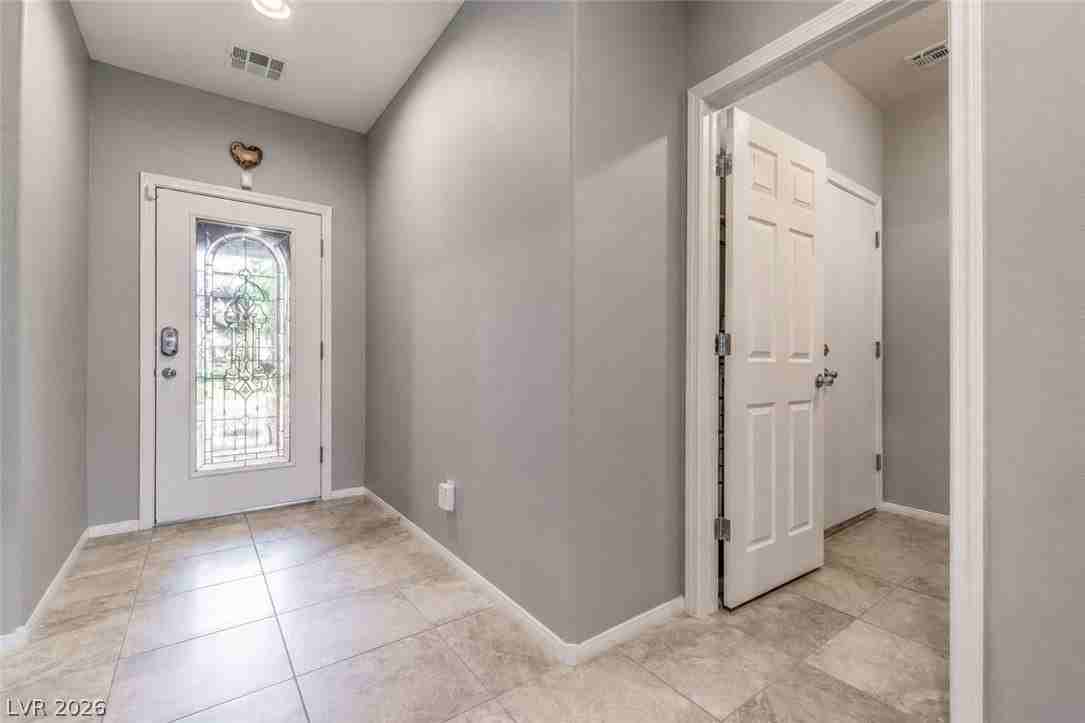 5465 Finestra St - Photo 5 of 34