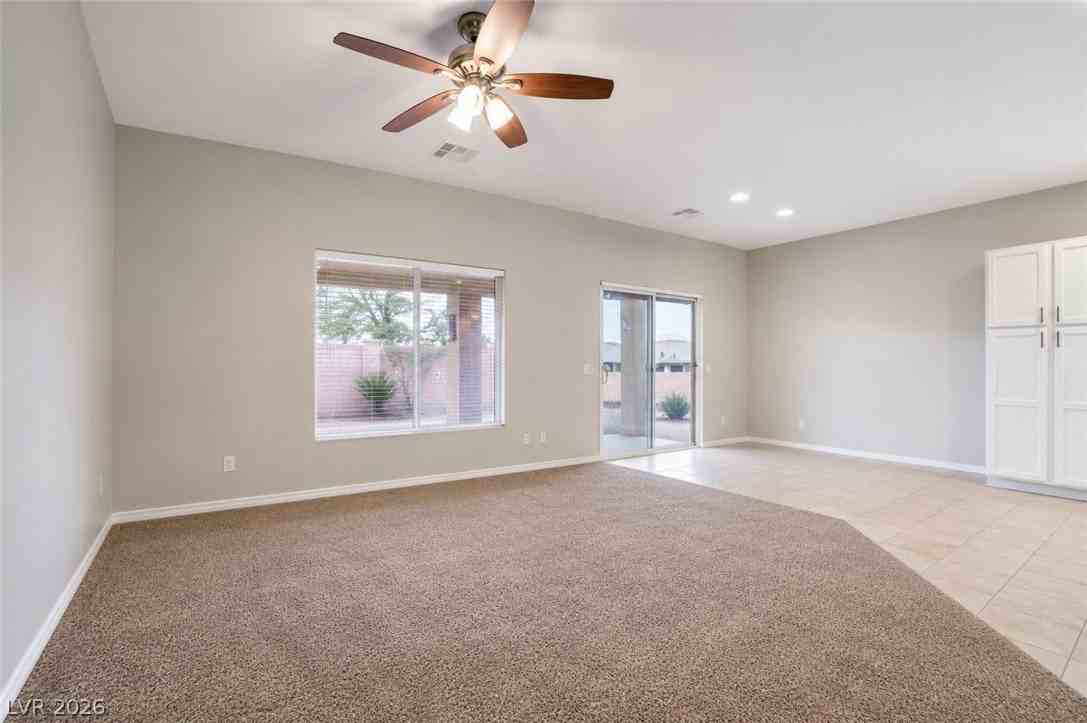 5465 Finestra St - Photo 7 of 34