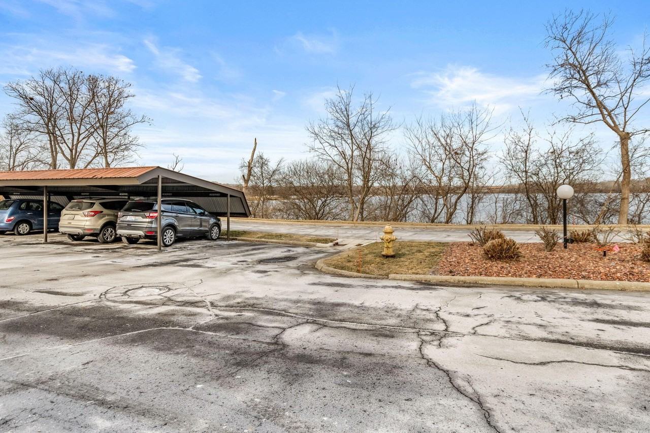 730 Cliffs Dr #303A - Photo 4 of 26
