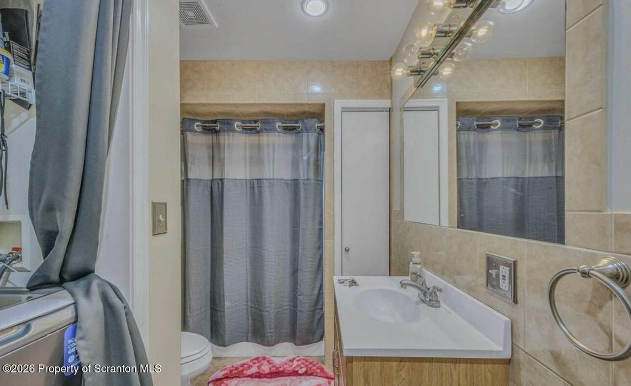 1406 Dorothy St #1stFL - Photo 7 of 20