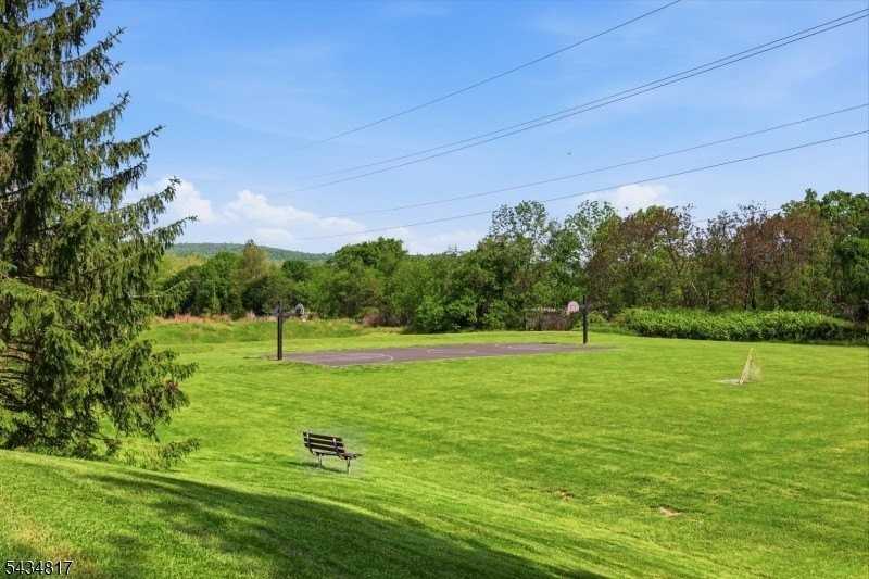 15 Delbarton Ct - Photo 5 of 37
