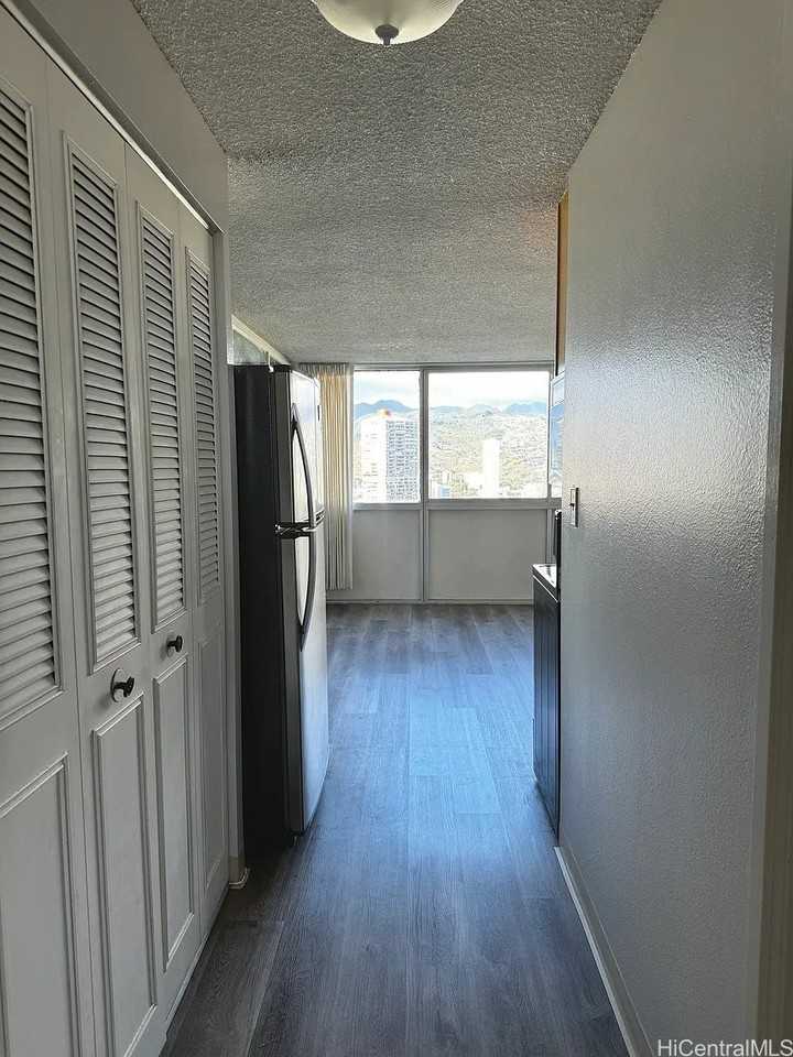 2211 Ala Wai Blvd #3007 - Photo 6 of 17