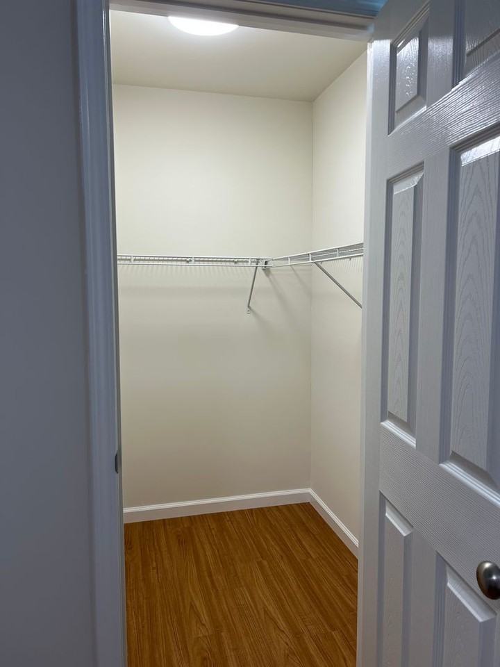 466 London Ct - Photo 7 of 19