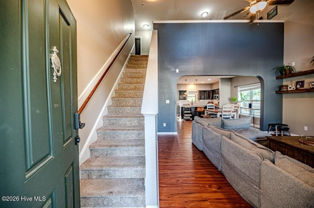 113 Sedgewood Ct - Photo 3 of 49