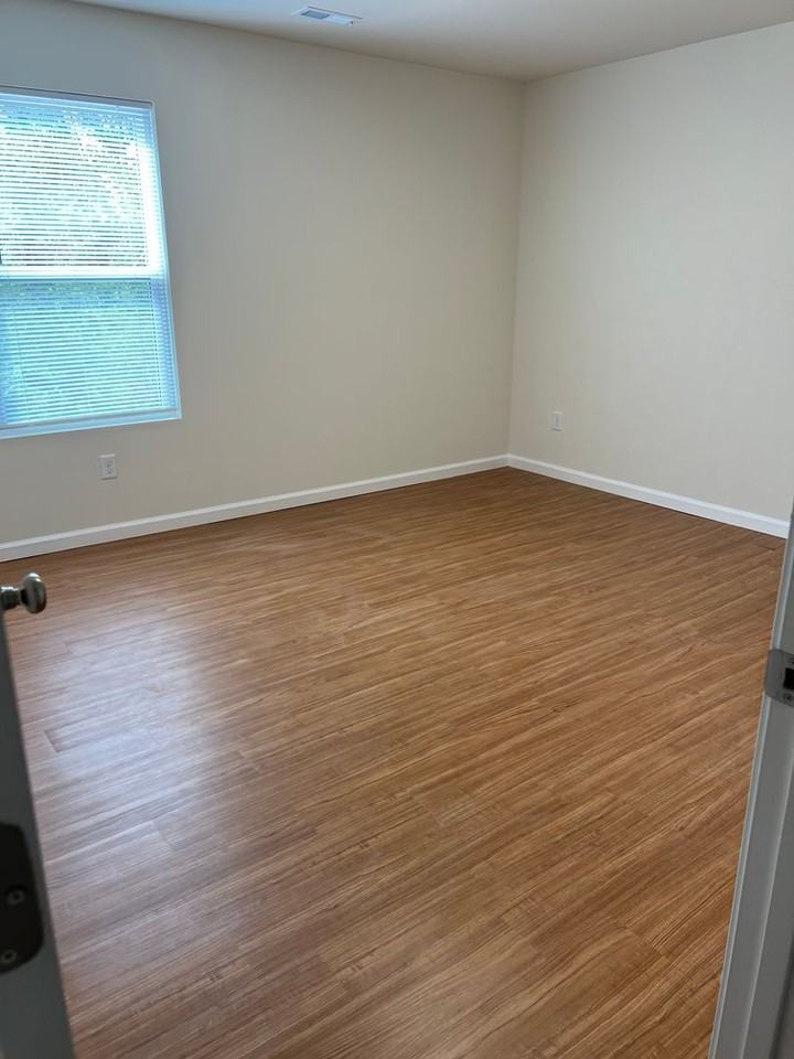 476 London Ct - Photo 2 of 27