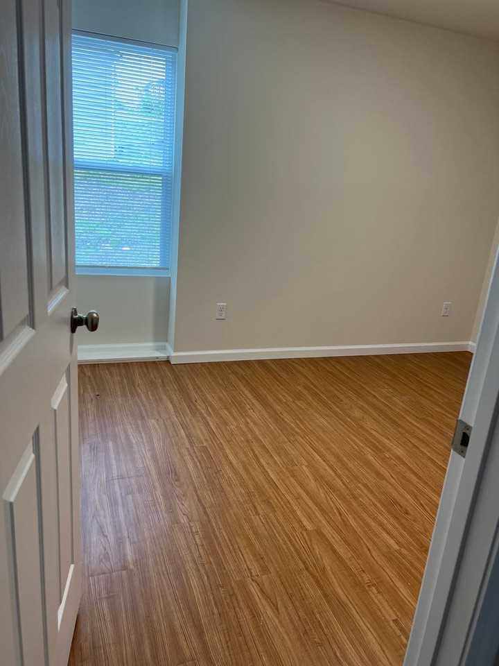 476 London Ct - Photo 4 of 27