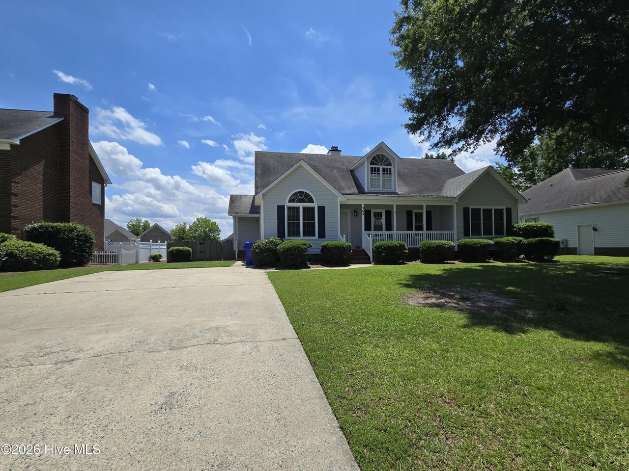 102 White Oak Dr - Photo 2 of 29