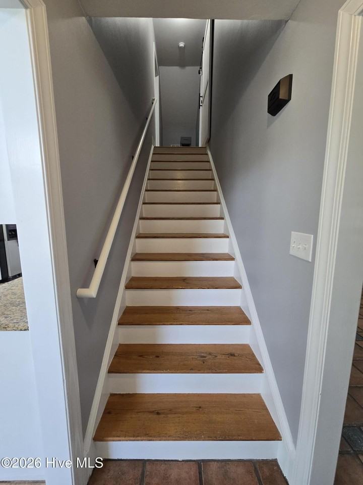102 White Oak Dr - Photo 5 of 29