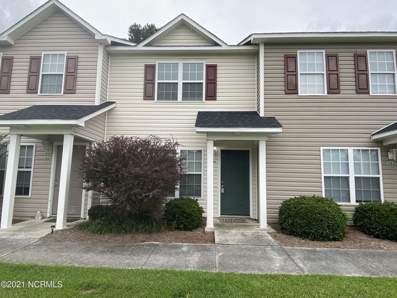 364 Hunting Green Dr