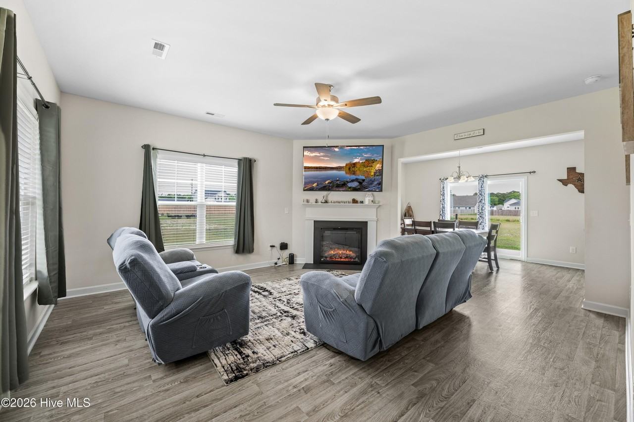 312 Cotton Hill Pl - Photo 6 of 35