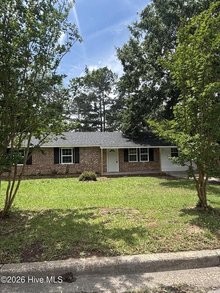 2605 Shalimar Dr - Photo 2 of 12