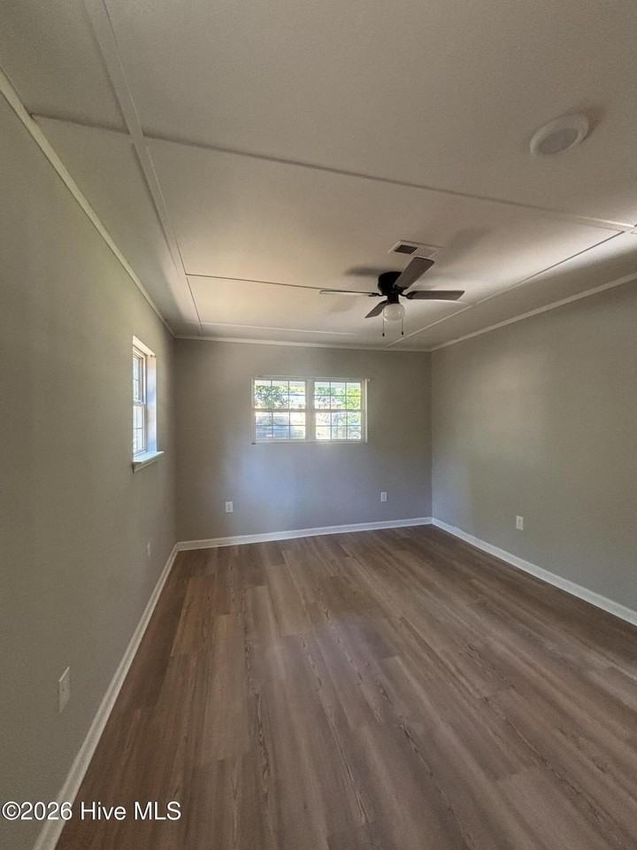 2605 Shalimar Dr - Photo 3 of 12