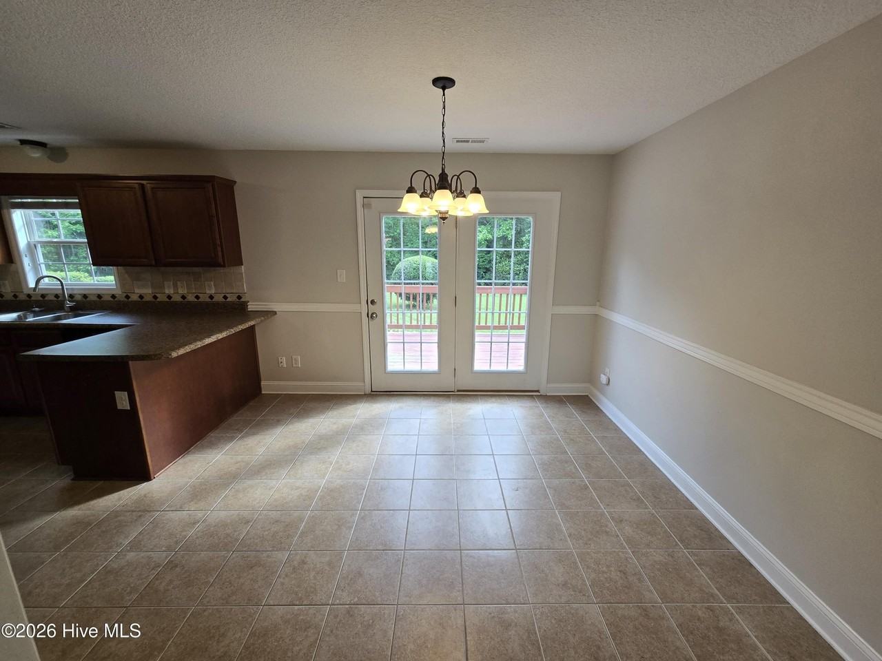 305 Cabin Cir - Photo 4 of 25