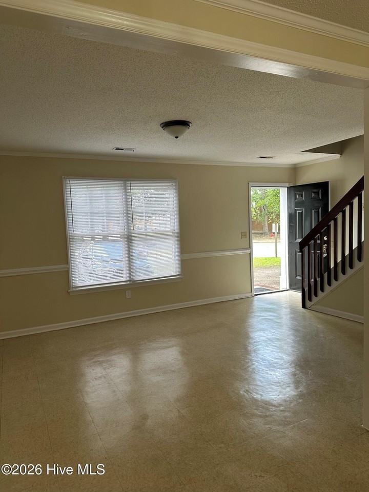 120 Concord Dr #A - Photo 4 of 14