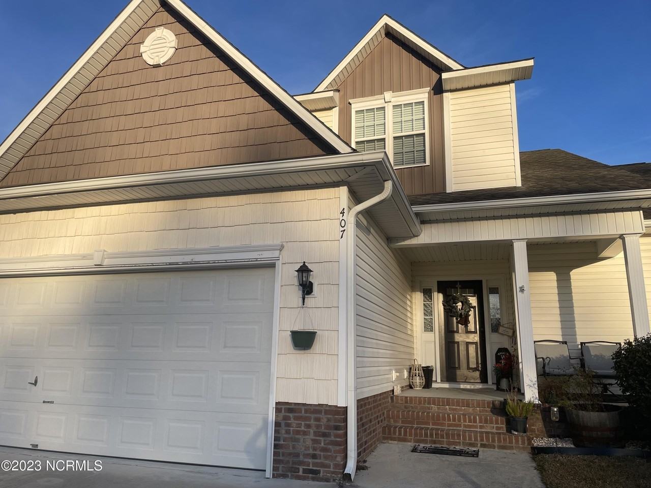 407 Sundown Ct - Photo 4 of 37
