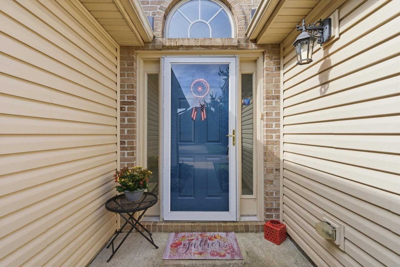 752 Rosslyns Dl - Photo 5 of 38