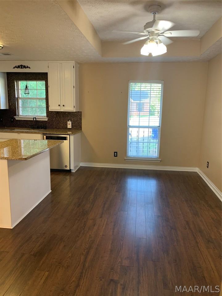 243 Primrose Dr - Photo 6 of 19