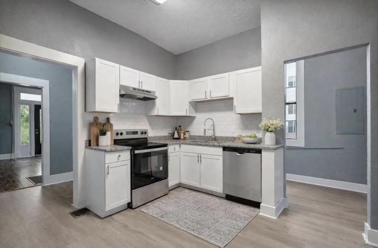 156 N Tucker St - Photo 7 of 10