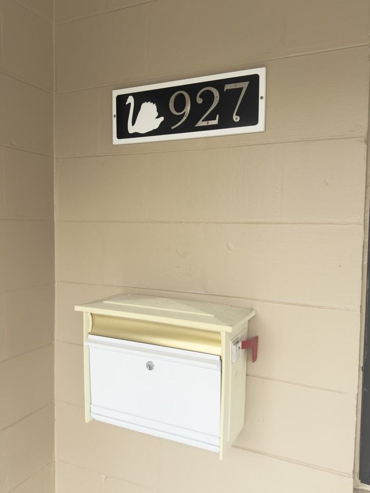 927 E Walnut St #1 - Photo 4 of 22
