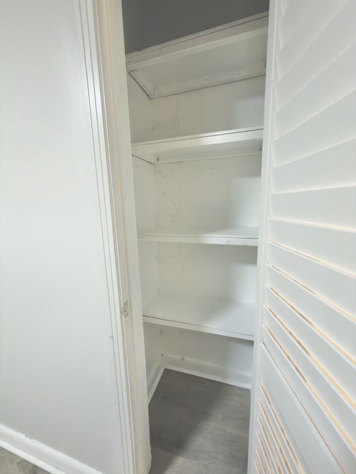 927 E Walnut St #1 - Photo 7 of 22