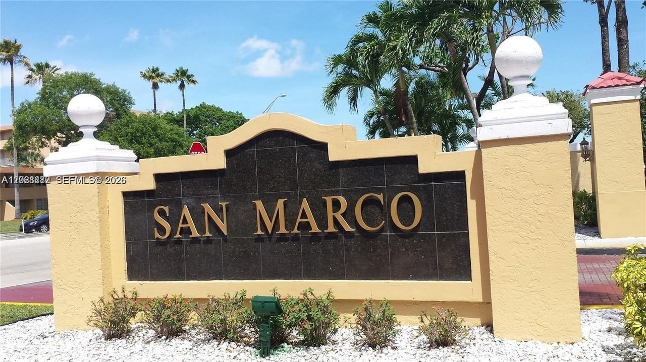 8860 Fontainebleau Blvd #405
