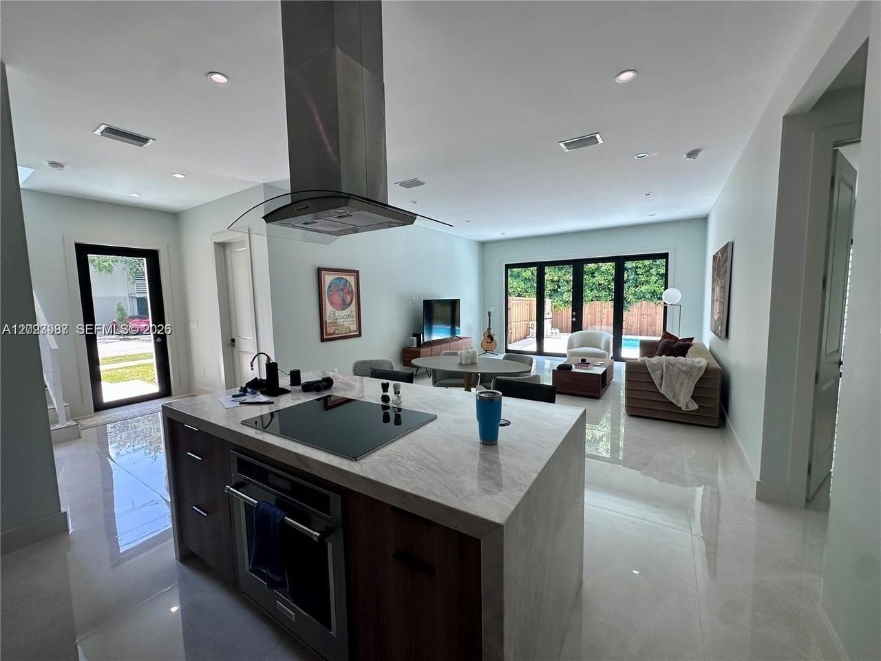 8410 Sw 65th Ave - Photo 4 of 47