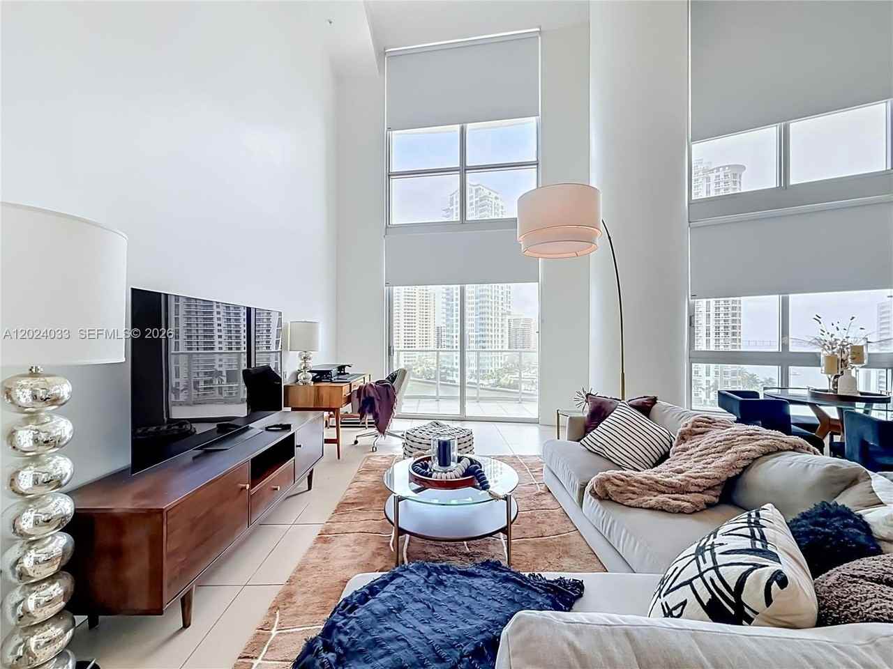300 S Biscayne Blvd #L1016