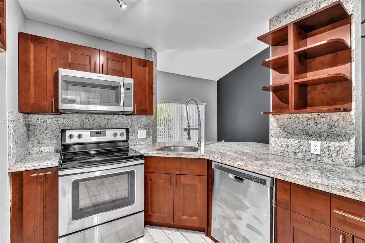 3417 Nw 44th St #101 - Photo 3 of 36