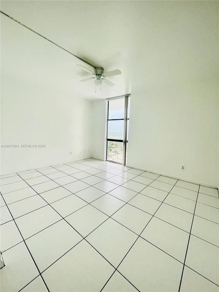 13499 Biscayne Blvd #1613 - Photo 6 of 11