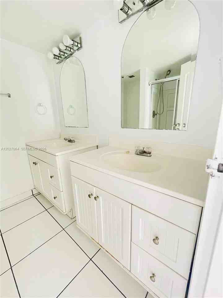 13499 Biscayne Blvd #1613 - Photo 7 of 11
