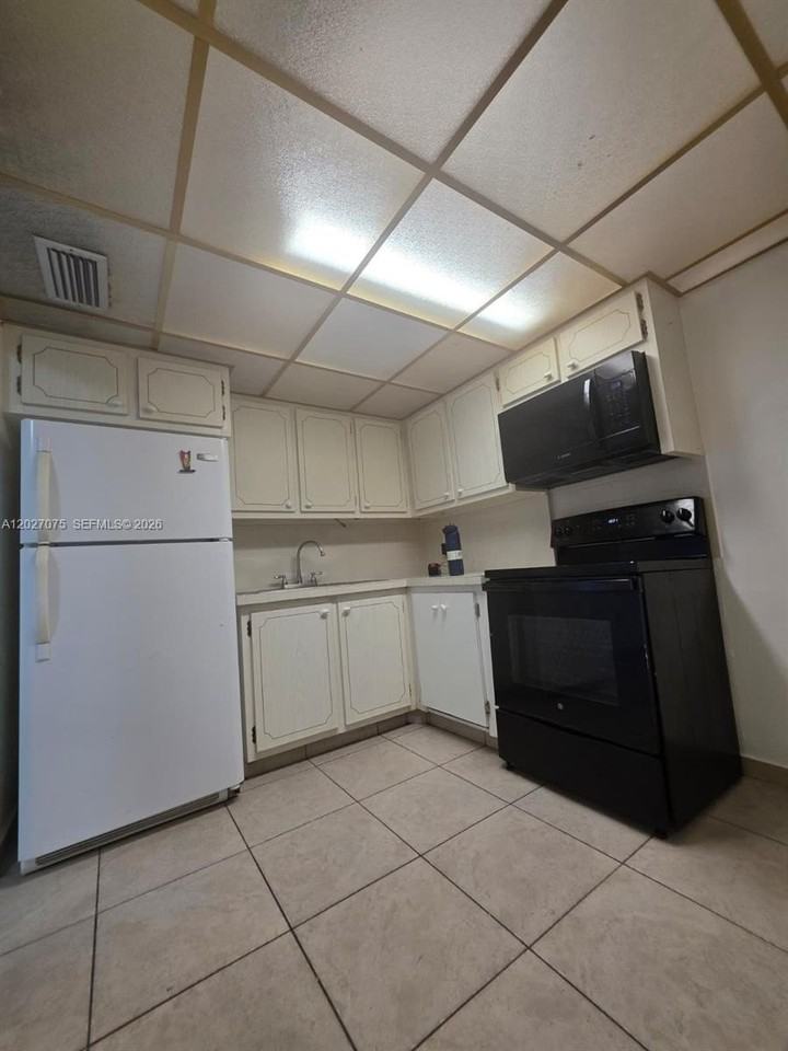 1175 Normandy Dr #3B - Photo 6 of 12
