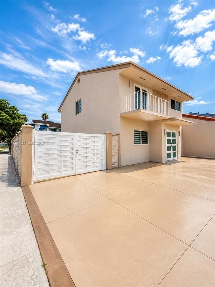 12295 Sw 10th Ter - Photo 2 of 19