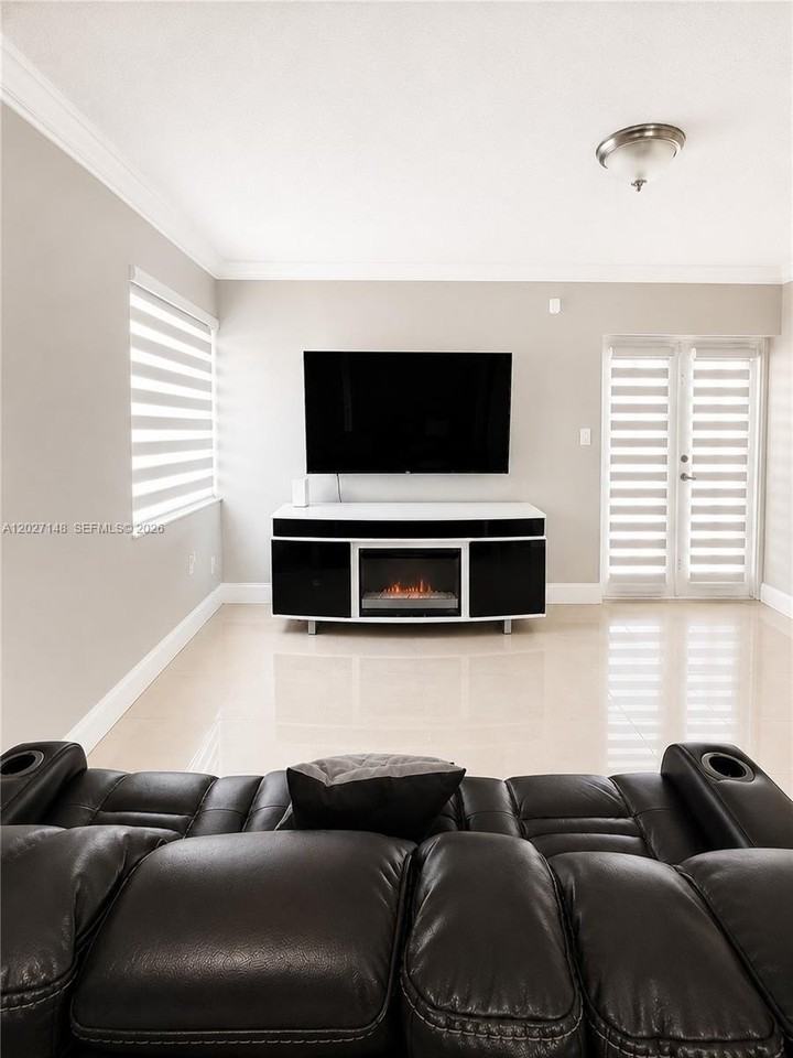 12295 Sw 10th Ter - Photo 7 of 19