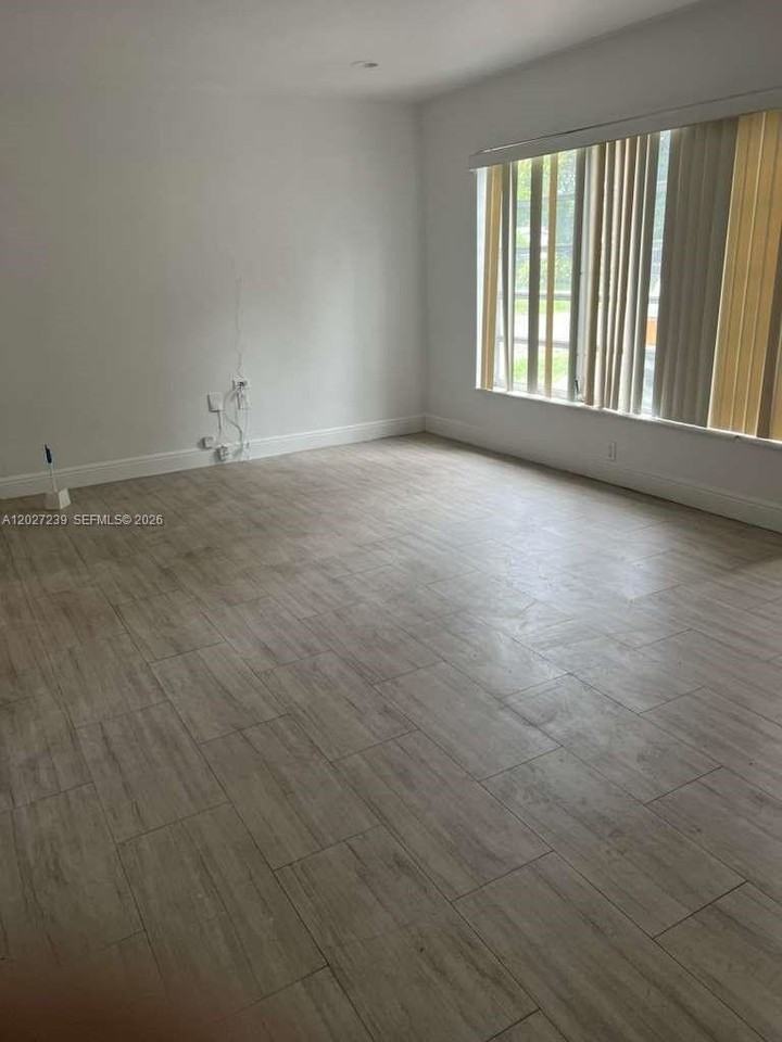7809 Normandy St - Photo 5 of 27