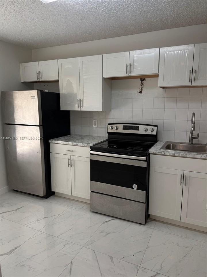 2272 Sw 81st Ave #2272 - Photo 6 of 13