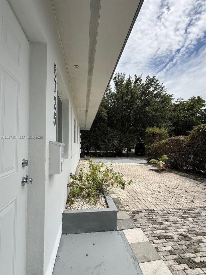6723 Ne Miami Pl #1-4 - Photo 5 of 21