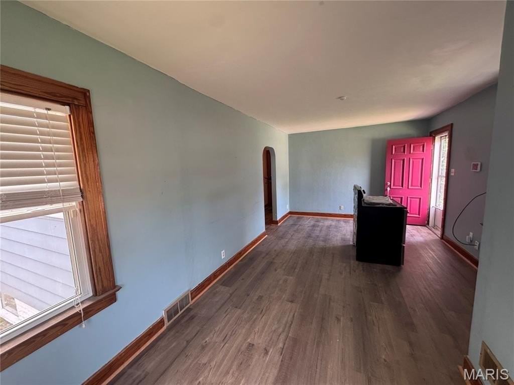 1107 Bristow St - Photo 4 of 49