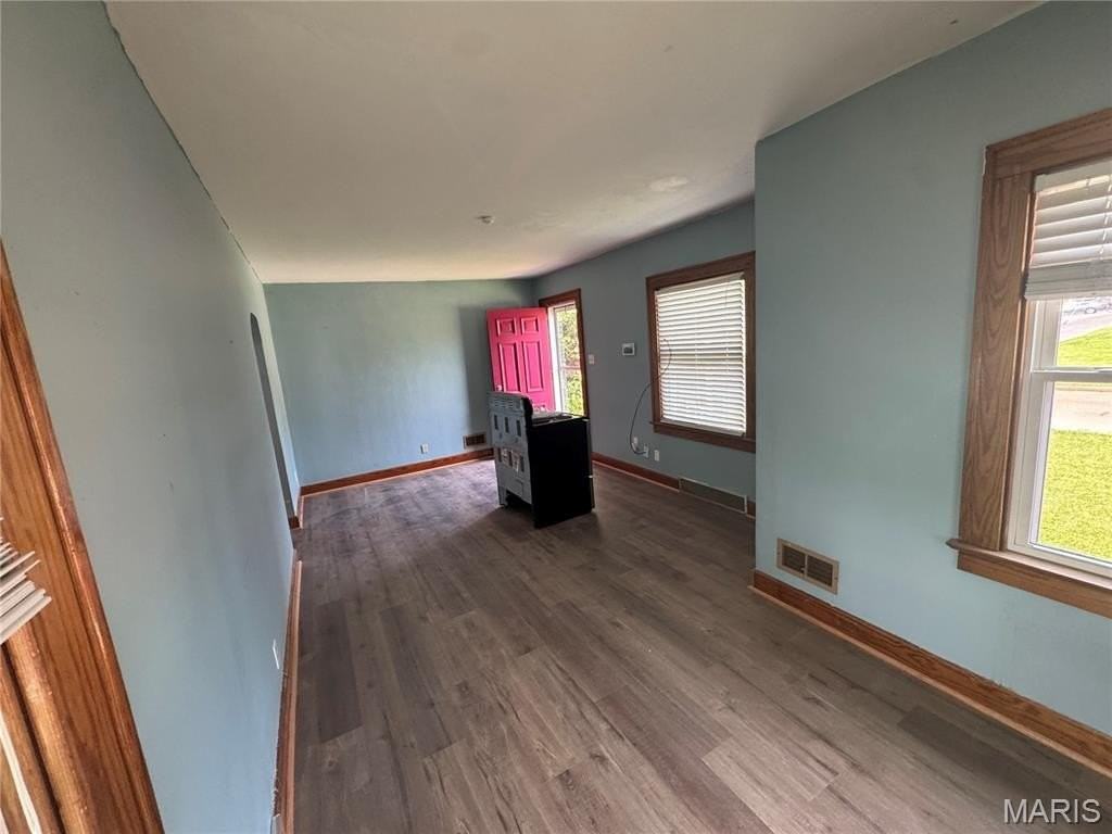 1107 Bristow St - Photo 5 of 49