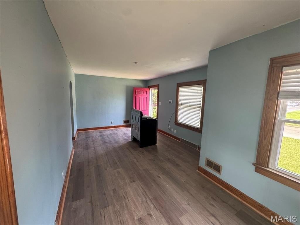 1107 Bristow St - Photo 6 of 49