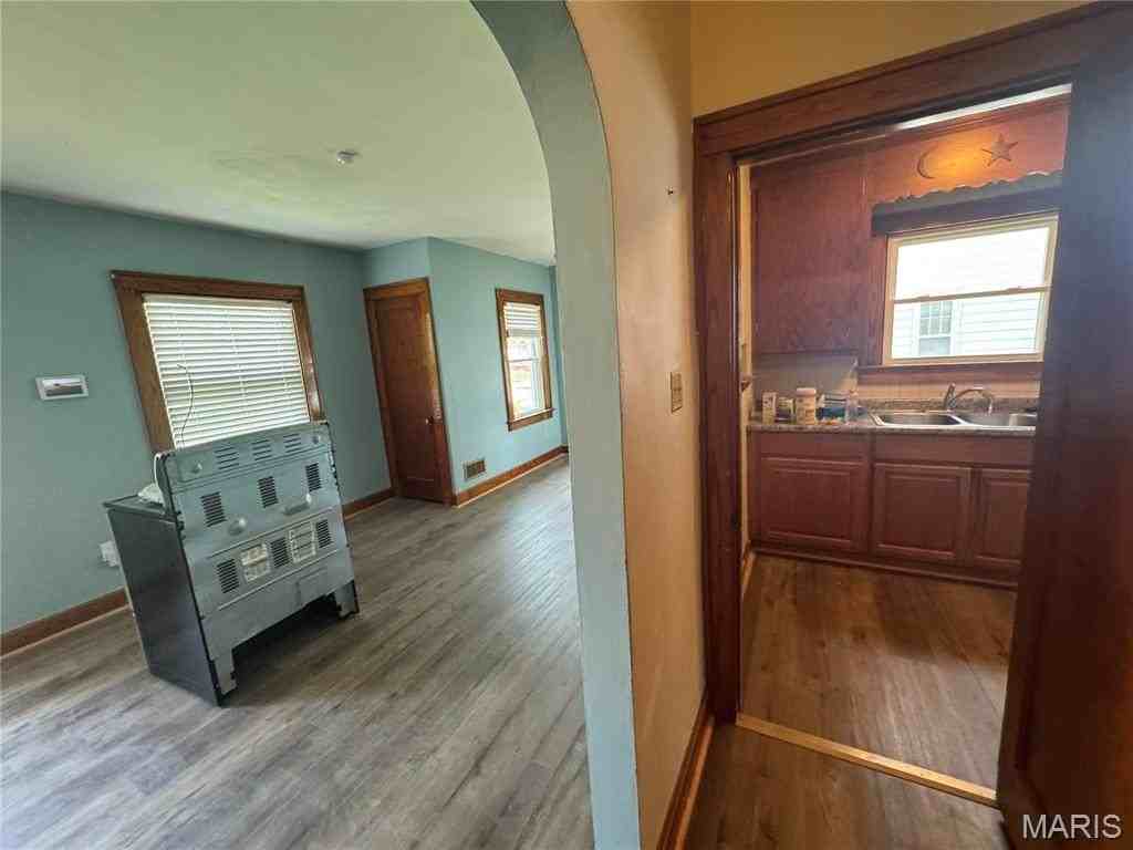 1107 Bristow St - Photo 7 of 49