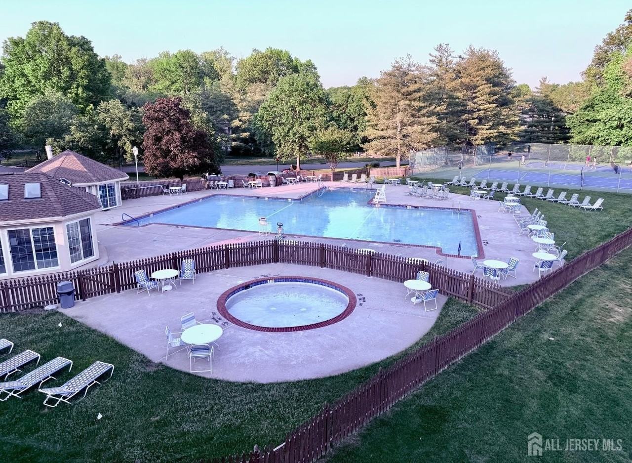 4313 Bayberry Ct - Photo 4 of 7