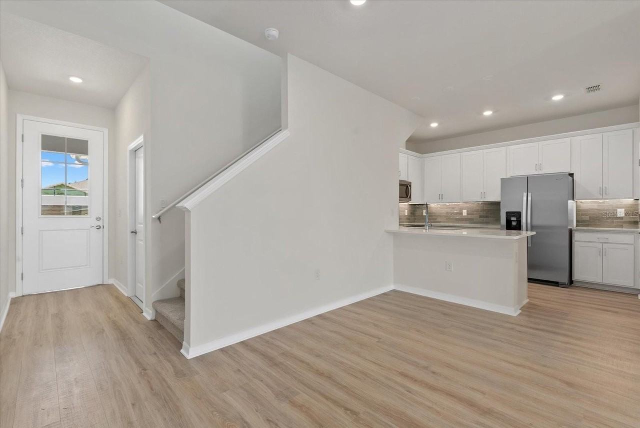 7566 Sea Oak Ct - Photo 5 of 29