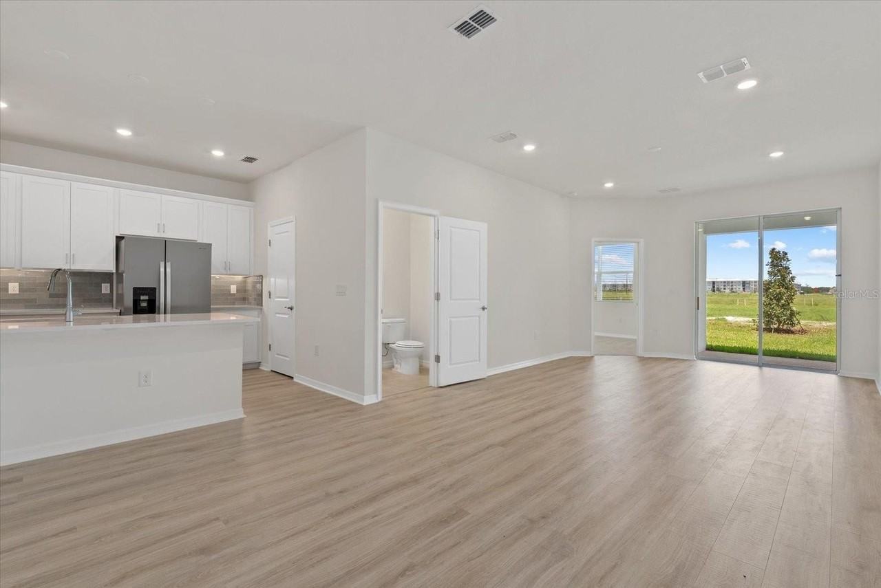 7566 Sea Oak Ct - Photo 6 of 29