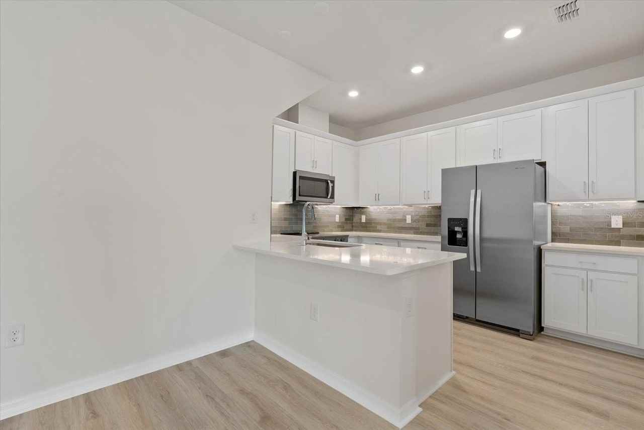 7566 Sea Oak Ct - Photo 7 of 29