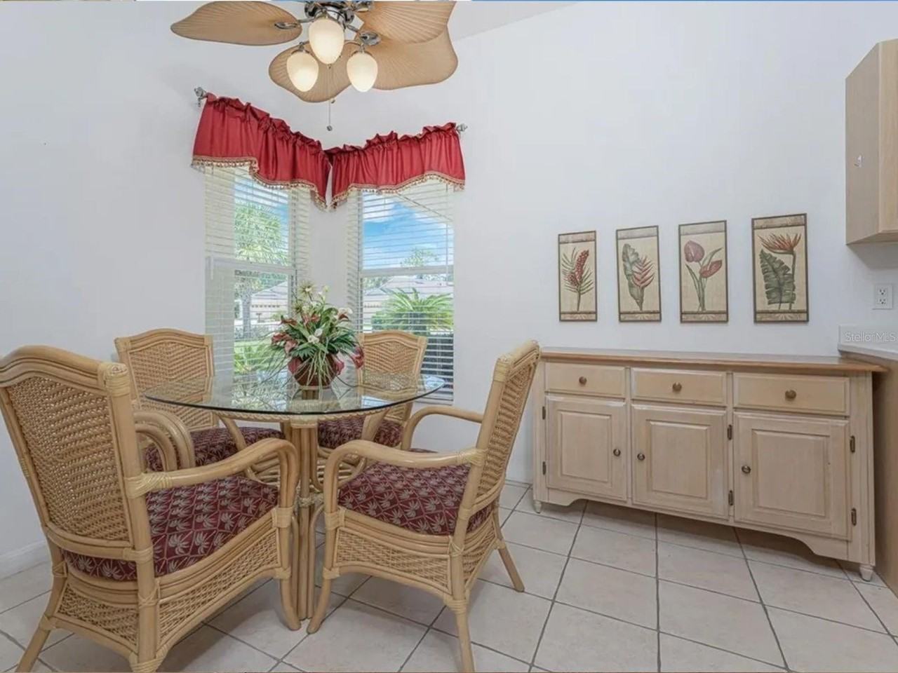 1151 Yosemite Dr - Photo 3 of 31