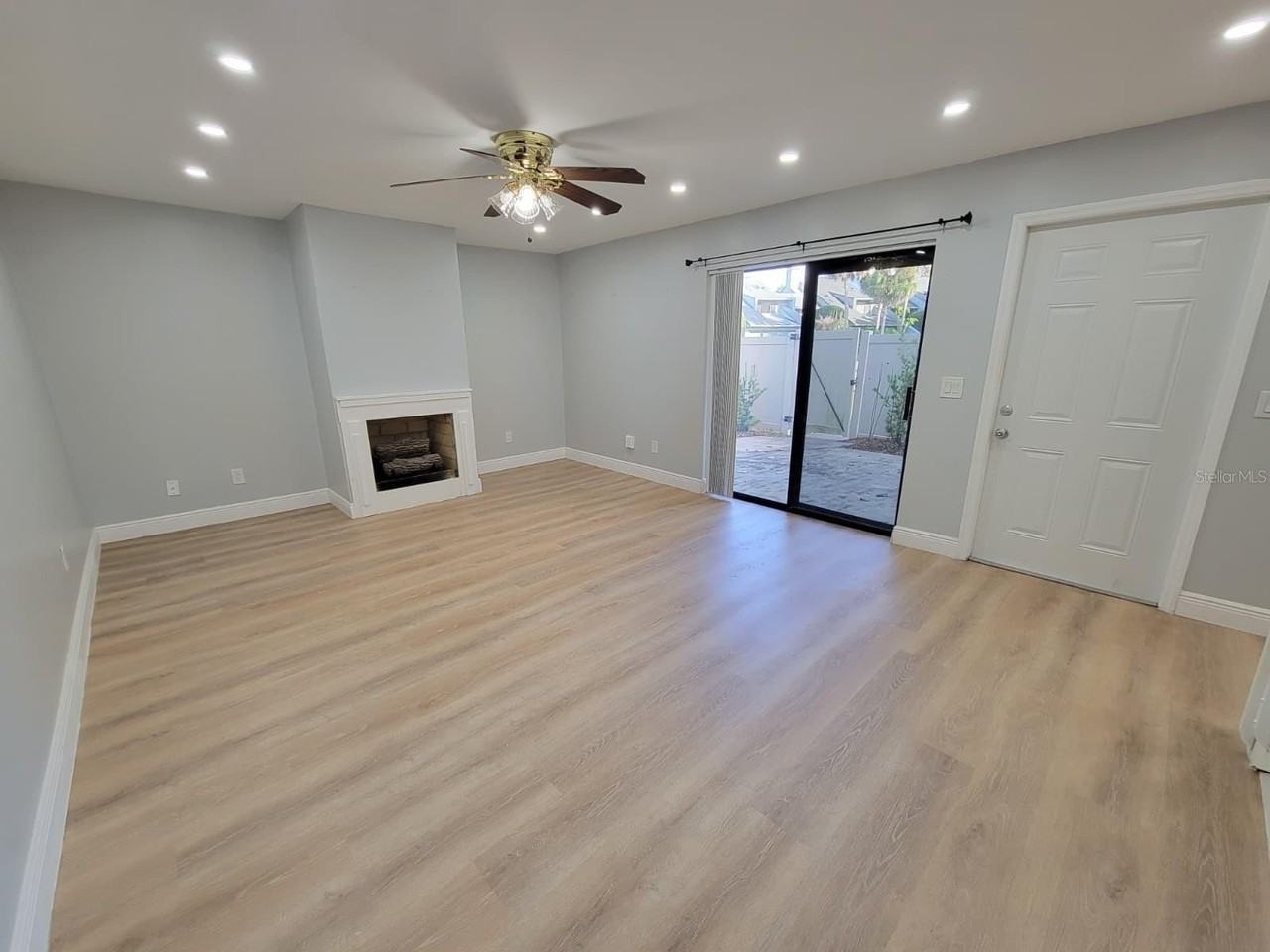 4093 Shannon Brown Dr - Photo 6 of 43